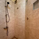 Aristocrat Near Cismigiu Garden 公寓 *